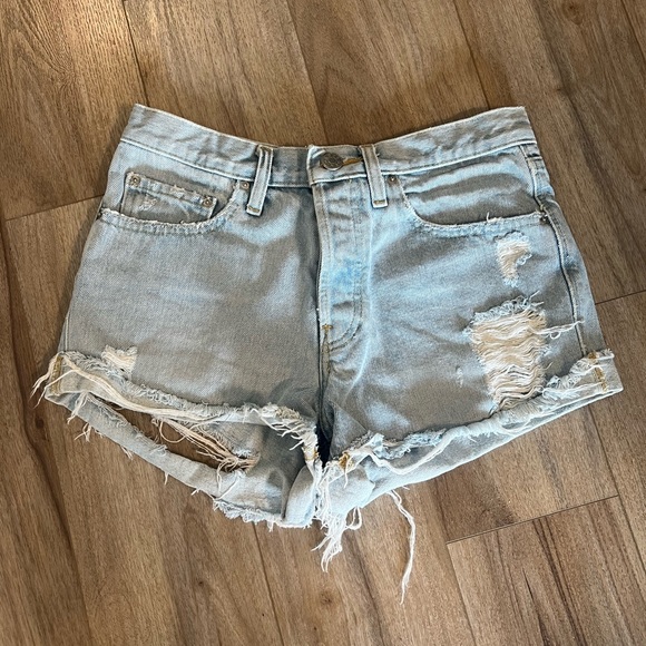Light blue ripped short, size 26 - Picture 1 of 2